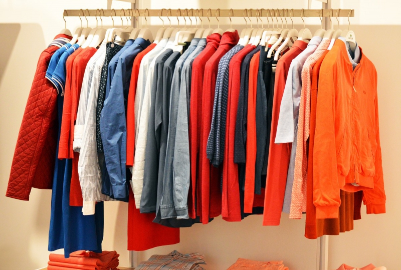 boutique-LE LAVANDOU-min_store_clothes_clothing_line_fashion_retail_clothing_store_shop-633917